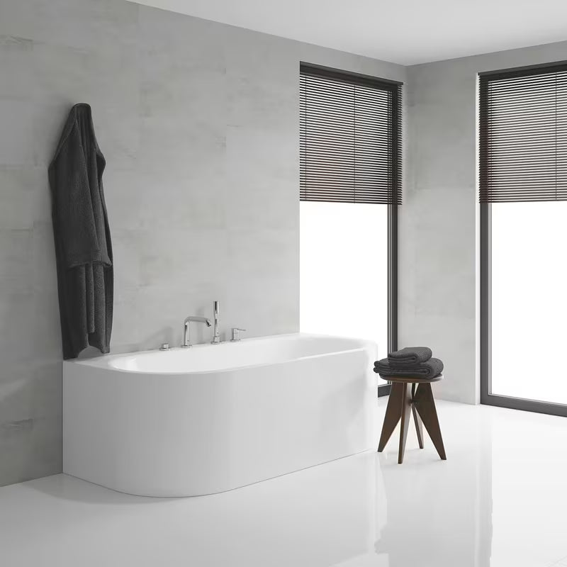 Chromowana czterootworowa bateria wannowa Grohe Essence New z prysznicem i dźwignią