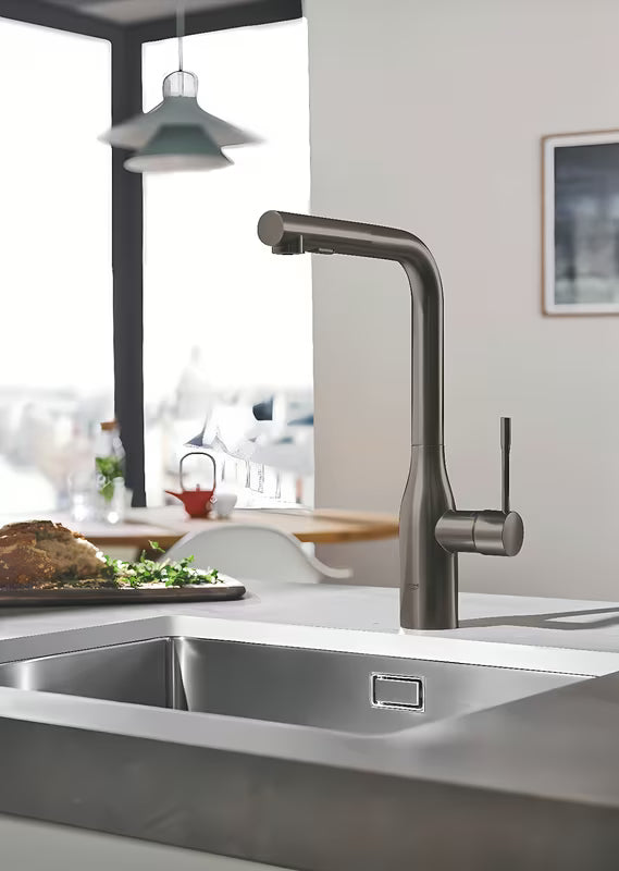 Bateria zlewozmywakowa Grohe Essence New brushed hard graphite z wysoką wylewką i wyciąganą wylewką natryskową