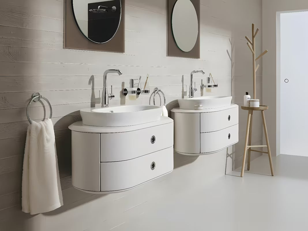 Grohe Essence New wysoka bateria umywalkowa w chromie z obrotowym ramieniem z korkiem spustowym