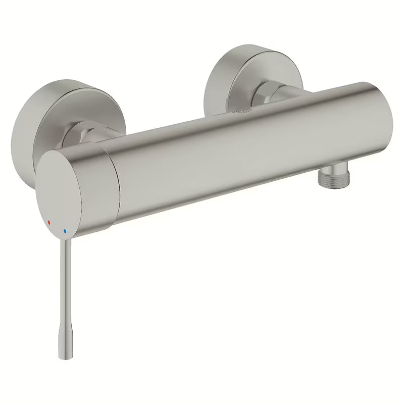 Ścienna jednouchwytowa bateria prysznicowa Grohe Essence New w wykończeniu supersteel o matowym wyglądzie stali nierdzewnej.