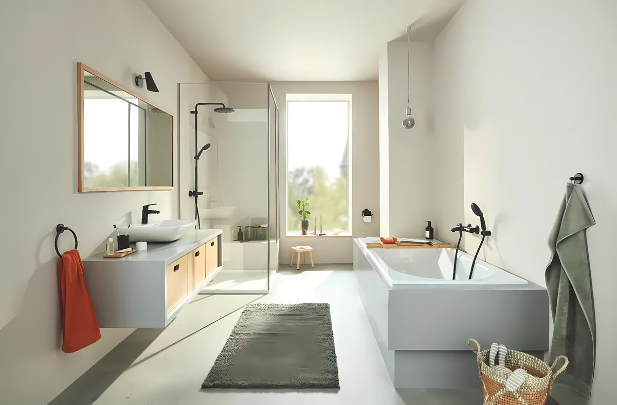 Metalowy uchwyt na ręczniki Grohe Essentials w matowoczarnym wykończeniu z ukrytym mocowaniem