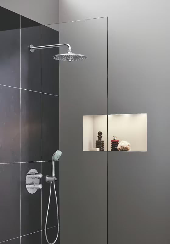 Chromowana deszczownica Grohe Euphoria 260 smartcontrol z trzema rodzajami strumienia i ramieniem prysznicowym