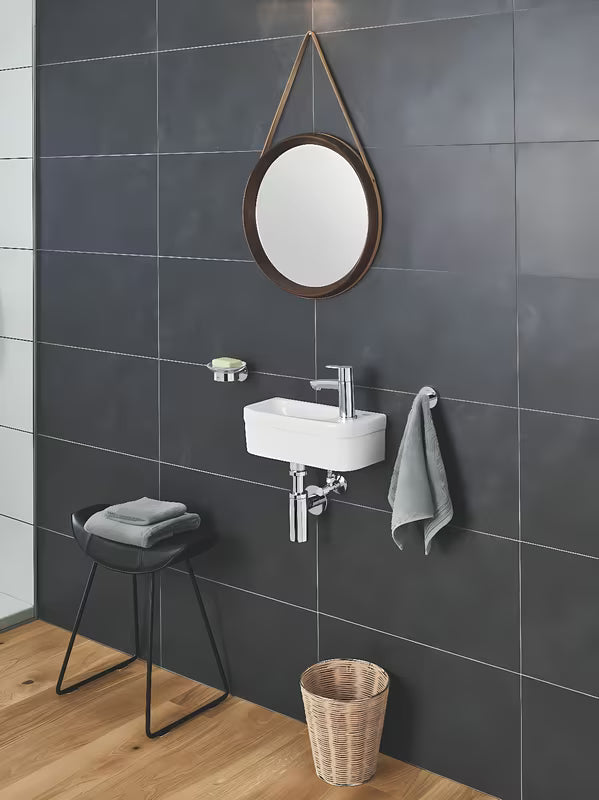 Wiszące mała umywalka Grohe Euro Ceramic 370x180 mm z białej ceramiki z otworem na baterię
