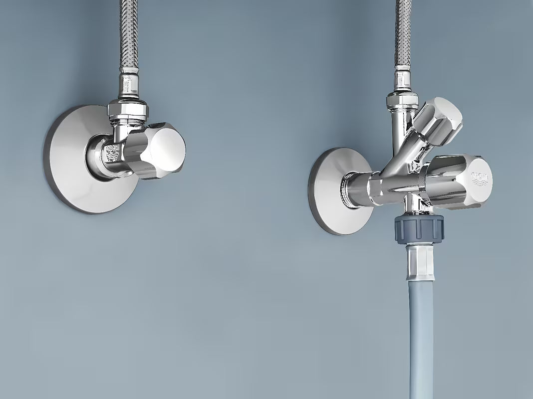 Zawór kątowy Grohe pro do montażu ściennego z zaworem zwrotnym i metalową rozetą.