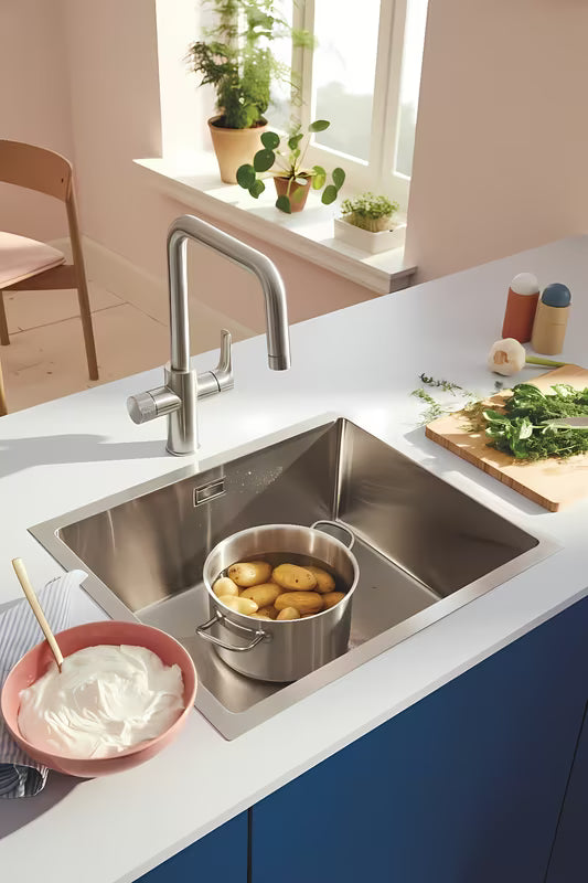 Bateria zlewozmywakowa Grohe Blue Pure 2022 z funkcją filtracji w wykończeniu supersteel