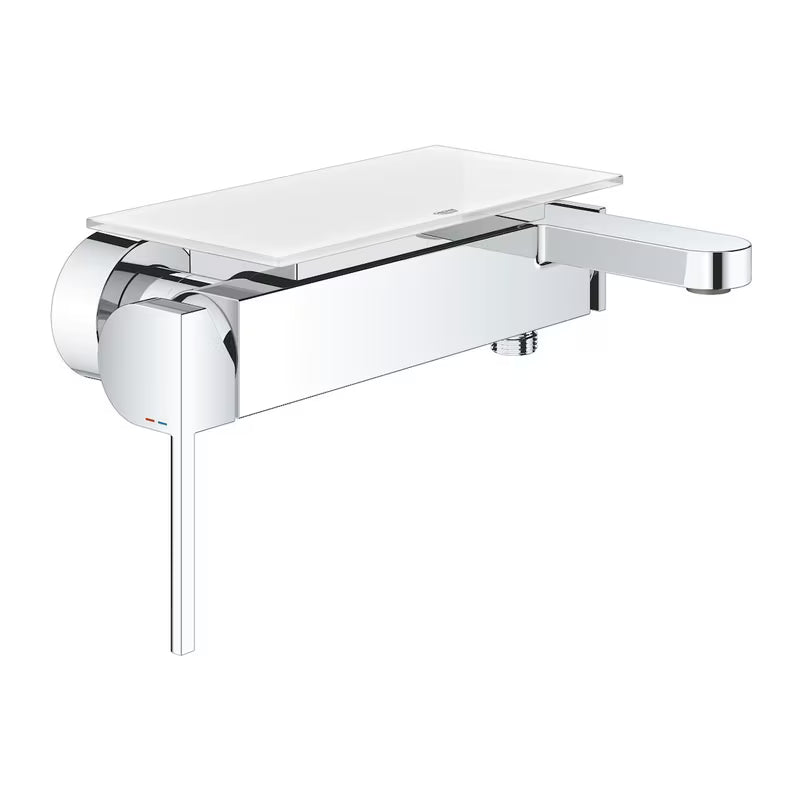 Ścienna jednouchwytowa bateria wannowa Grohe Plus w wykończeniu chrom z automatycznym przełączaniem wanna/prysznic.