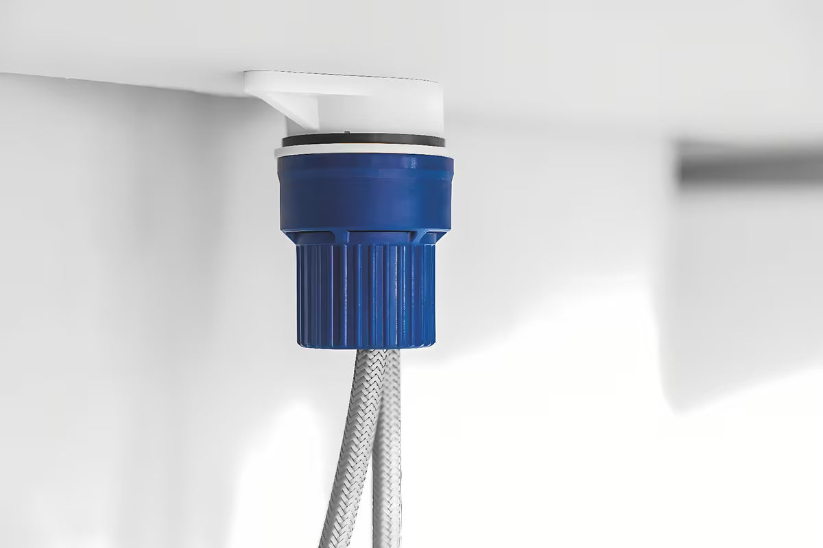 Bateria zlewozmywakowa Grohe Start 2021 w wykończeniu supersteel z wysoką obrotową wylewką i wyciąganą wylewką.