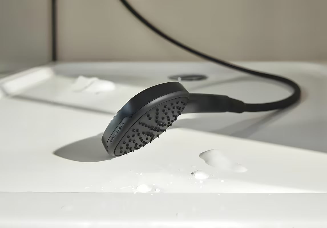 Słuchawka prysznicowa Grohe Tempesta Cube 110 w kolorze matowej czerni z dwoma strumieniami Rain i Jet