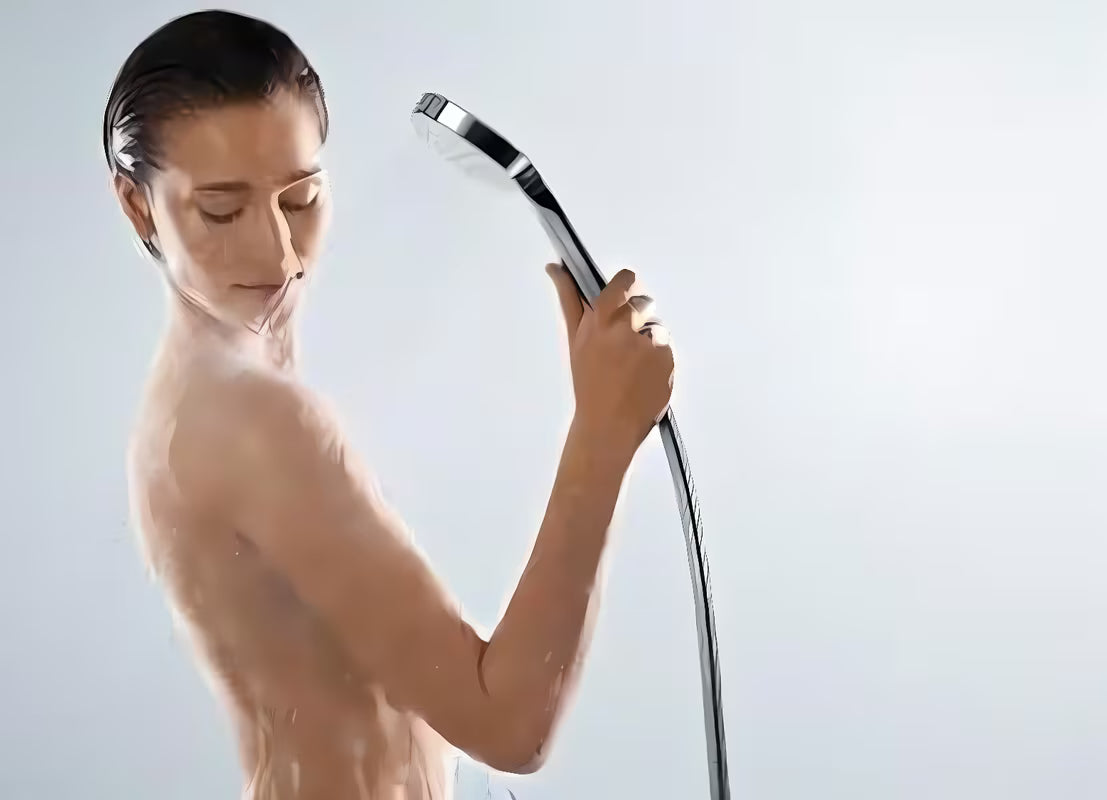 Hansgrohe Croma Select E zestaw prysznicowy w kolorze białym i chromie z słuchawką prysznicową i drążkiem Unica