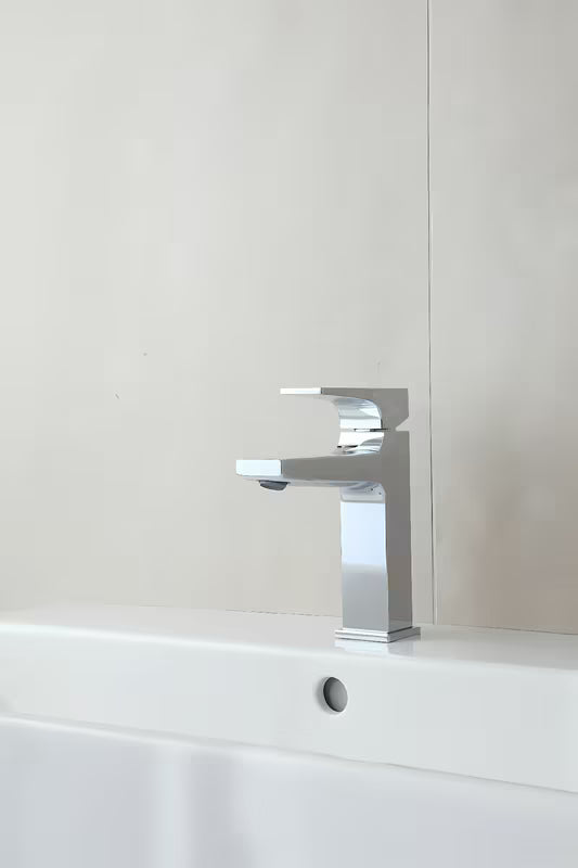 Chromowana bateria umywalkowa jednouchwytowa Hansgrohe Metropol z korkiem push-open