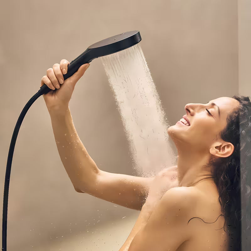 Hansgrohe Rainfinity zestaw prysznicowy EcoSmart w matowej czerni, z rączką prysznicową, drążkiem i wężem tekstylnym
