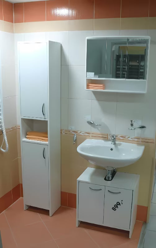 Biała szafka lustrzana Jokey Lymo 58x49 cm z lustrzanymi drzwiczkami i wewnętrznymi półkami