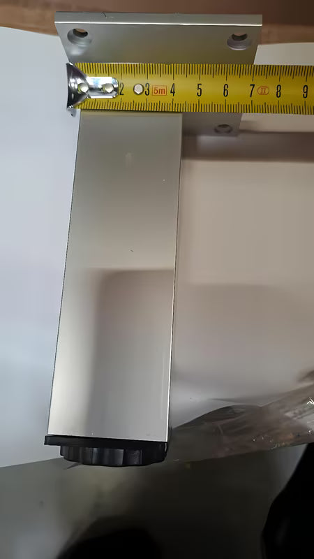 Regulowana aluminiowa nóżka meblowa Naturel Vario