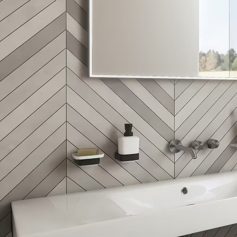 Dozownik mydła w płynie Nimco Nikau w czarnym macie z ceramicznym pojemnikiem i pompką