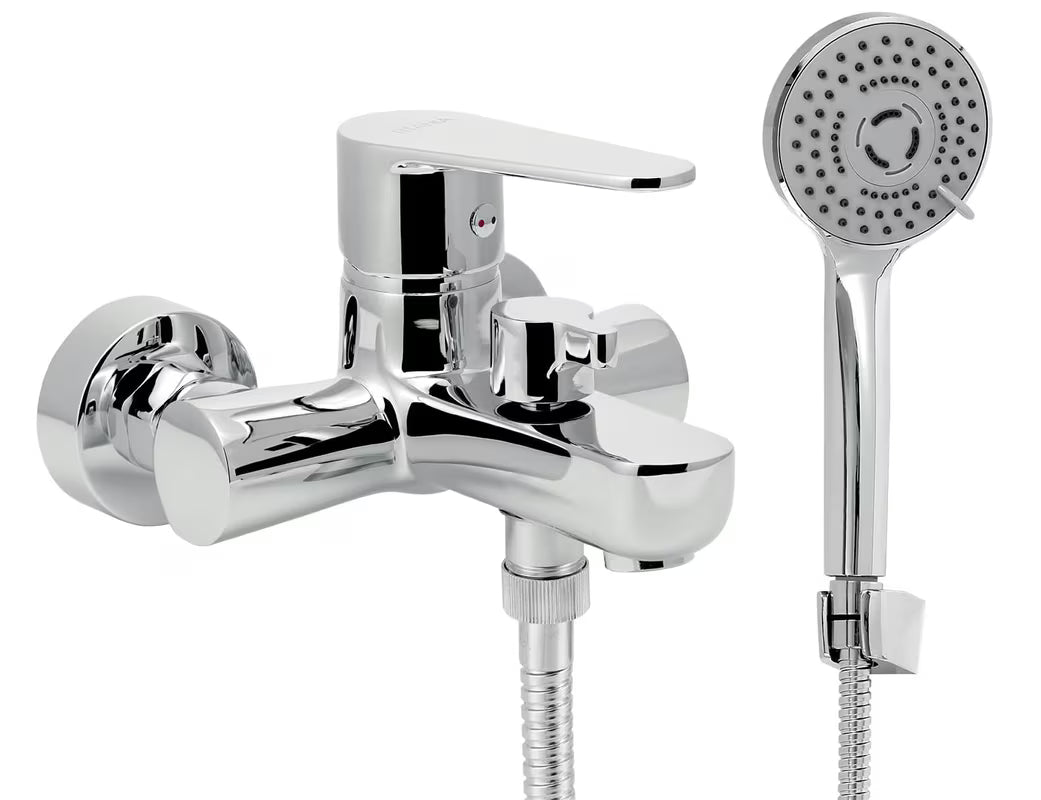 Chromowana ścienna bateria wannowa Novaservis Titania Fresh Eco z zestawem prysznicowym