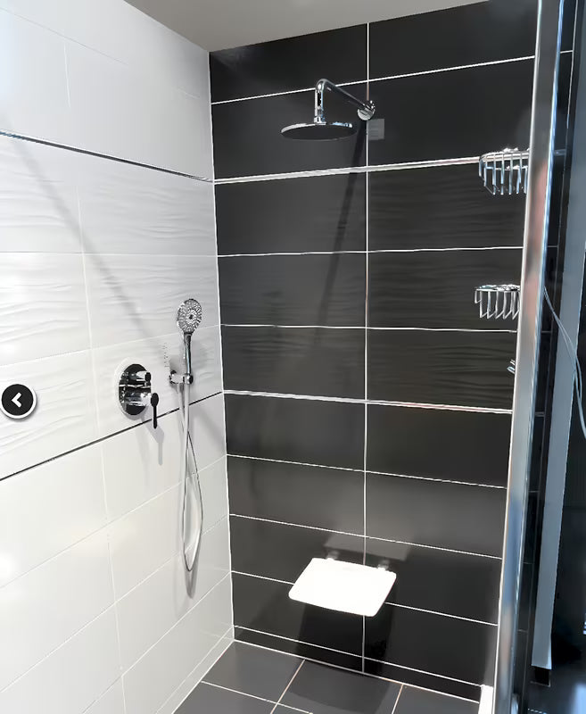Okrągła mosiężna deszczownica Optima Chrome o średnicy 20 cm, w wykończeniu chromowanym