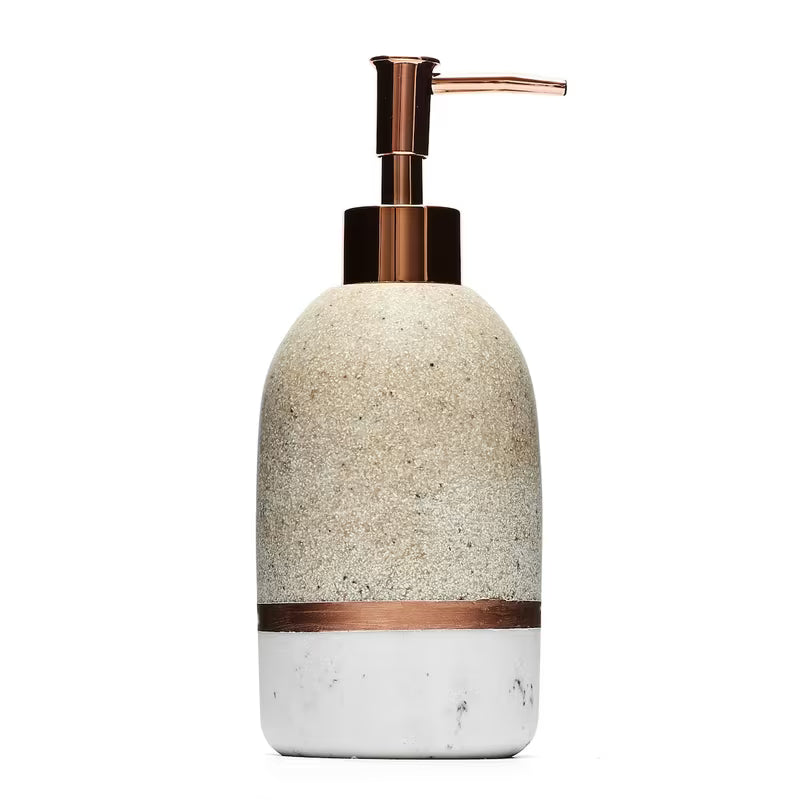 Wolnostojący dozownik mydła w płynie Optima Tera w dekorze light-limestone z pompką rose gold.