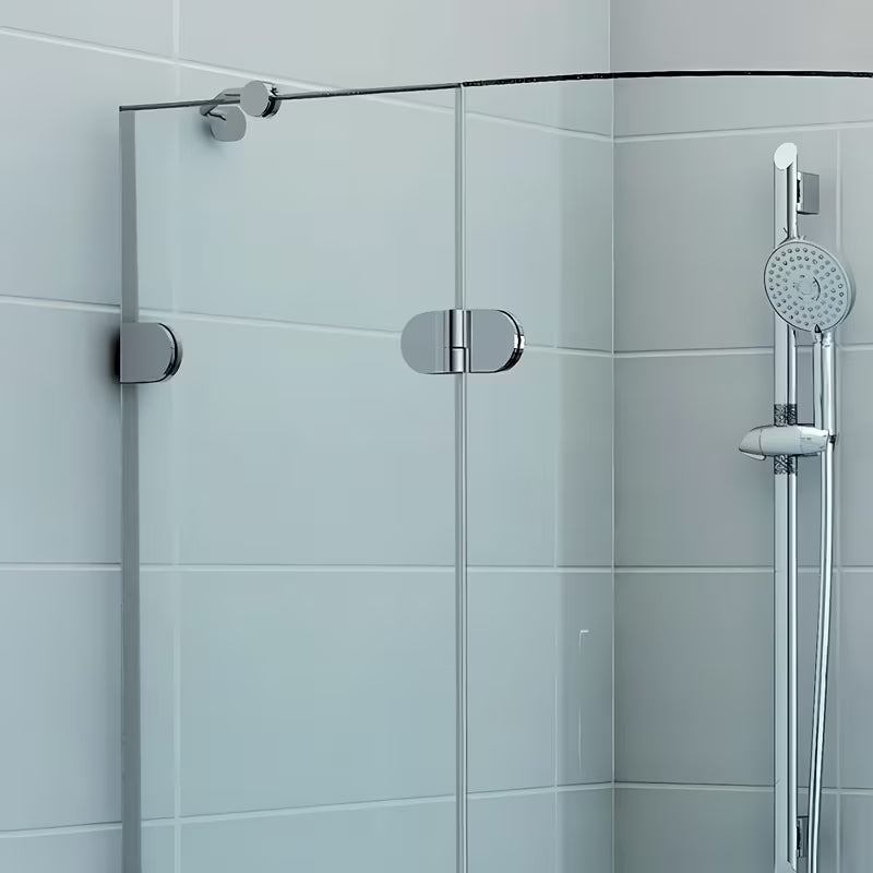 Przezroczysta uszczelka z tworzywa Ravak GlassLine pro do uszczelnienia połączenia szkła ze ścianą w kabinie prysznicowej.