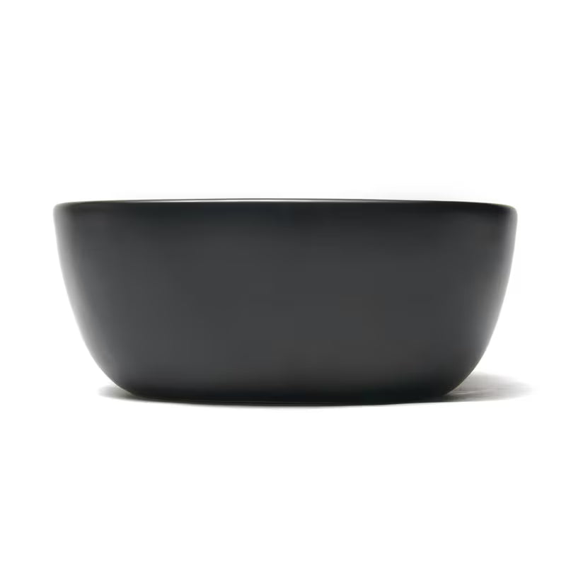 Matowoczarna ceramiczna umywalka nablatowa SAT Infinitio bez przelewu, owalny kształt 45,5x32,5 cm.