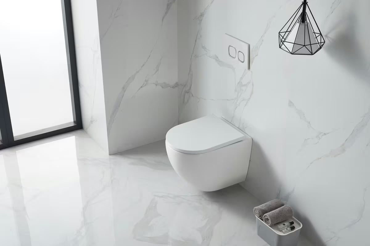 Biała miska WC wisząca SAT z technologią Rimless bez układu spłukującego i deską z soft Close