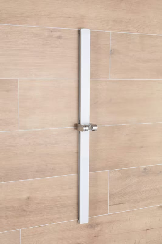 Drążek prysznicowy SAT 80 cm w wykończeniu biało-chrom z przesuwnym i regulowanym uchwytem prysznice