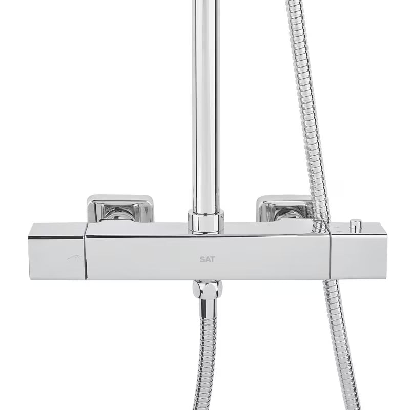 Chromowany termostatyczny system prysznicowy SAT z deszczownicą 32 × 21 cm i rączką prysznicową.