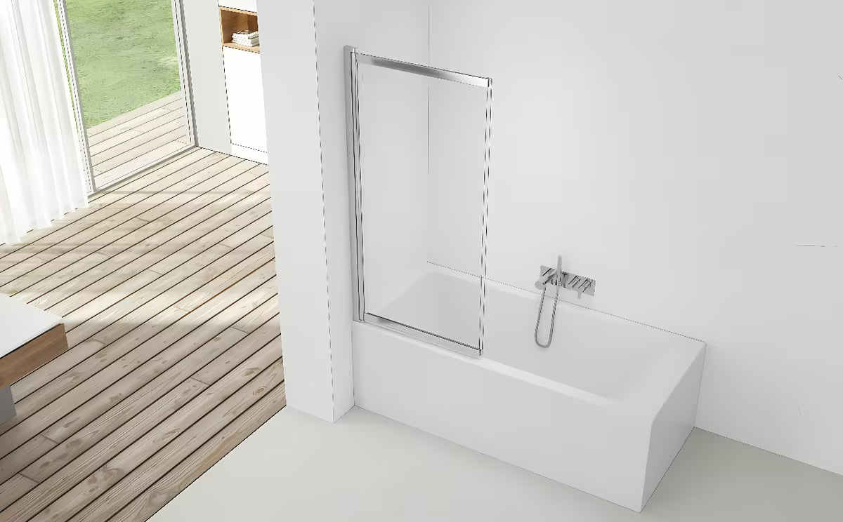Parawan nawannowy SAT Vision 140x120 cm z chromowanym profilem i przezroczystym szkłem pro kąpiel pod prysznicem w wannie.