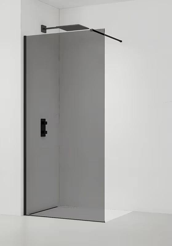 SAT Walk-in ścianka prysznicowa Walk‑in- 110 cm w czarnym wykończeniu z nieprzezroczystym szkłem dymionym.