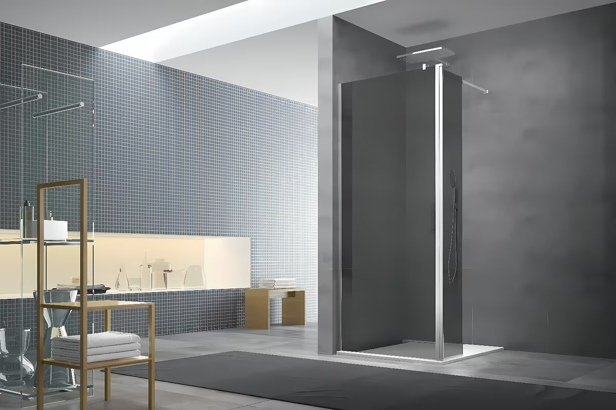 Walk-in ścianka prysznicowa SAT Walk-in 110 cm w błyszczącym chromie, z nieprzezroczystym szkłem i dekorem dymionym.