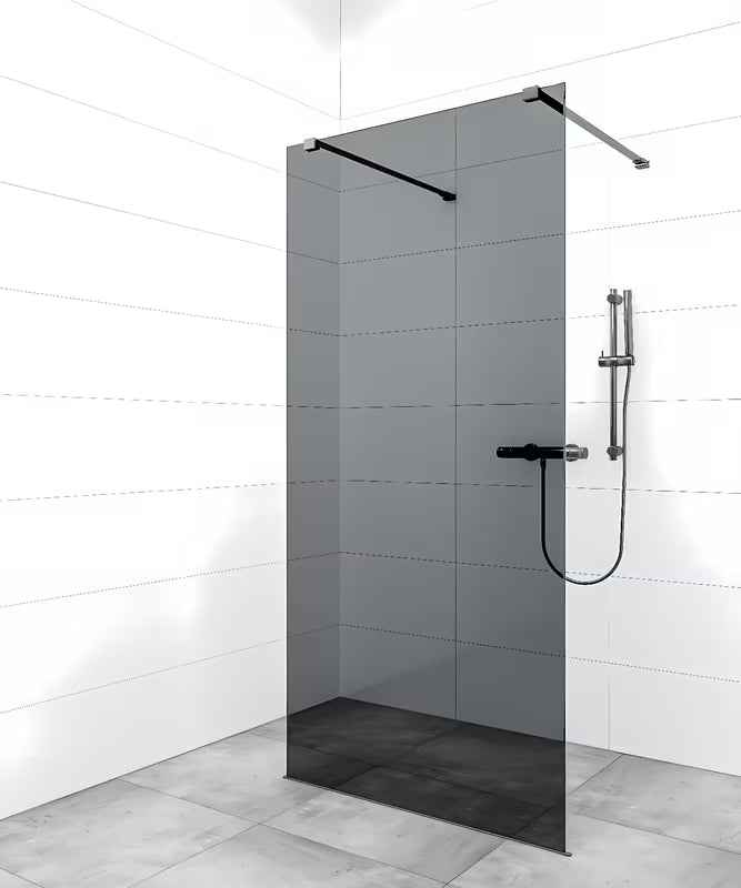 SAT Walk-in ścianka prysznicowa Walk‑in- 110 cm w kolorze czarnym, z transparentnym szkłem i bezramową konstrukcją.