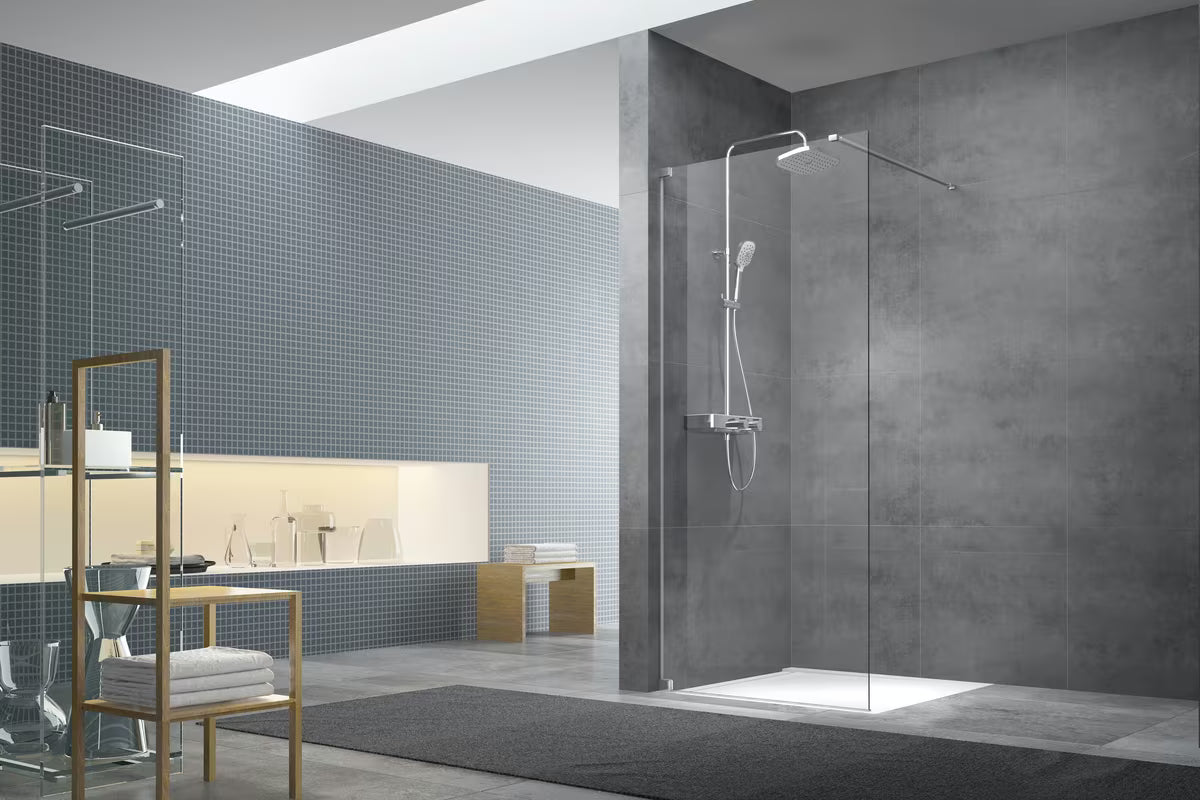 SAT Walk-in ścianka prysznicowa Walk‑in- 140 cm z przezroczystego szkła bezpiecznego z chromowanym wspornikiem stabilizującym