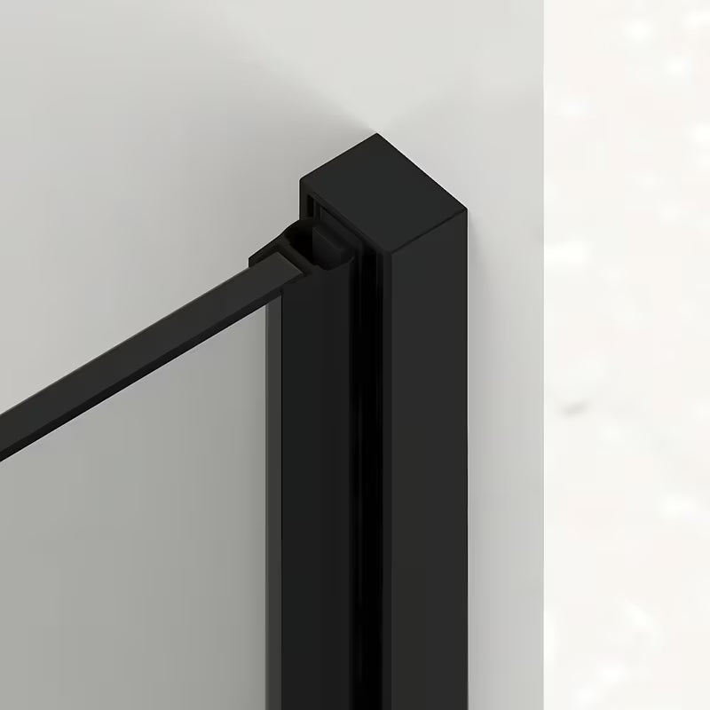 Drzwi prysznicowe do wnęki SAT Xmotion 140 cm w kolorze czarnym, z przezroczystym szkłem i drzwiami przesuwnymi.