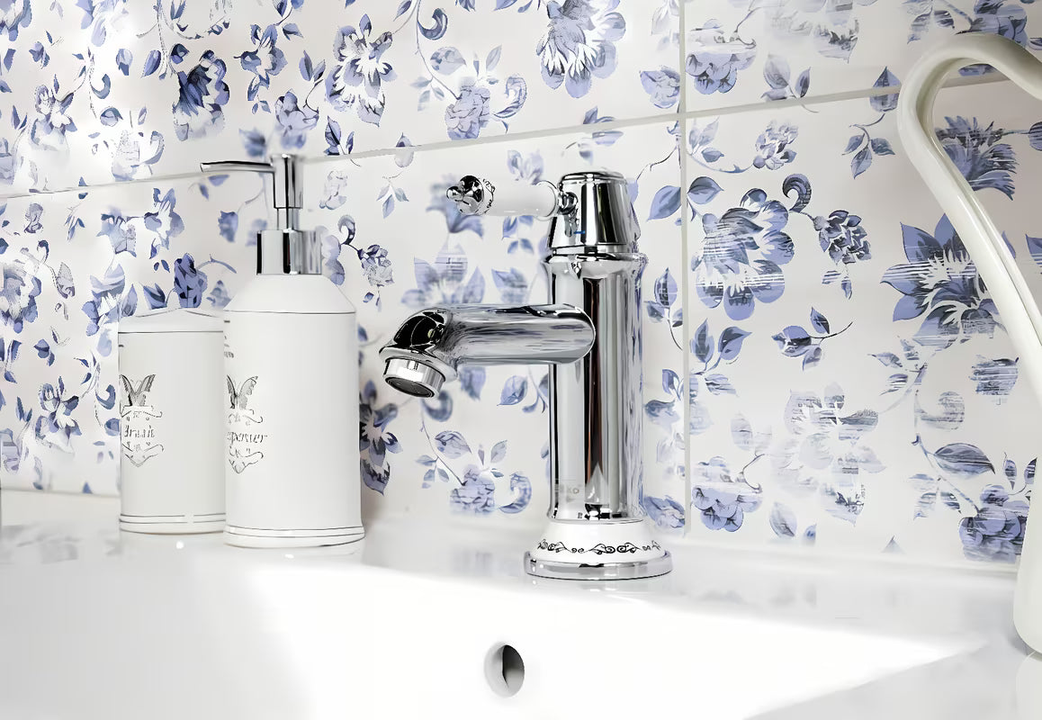 Chromowana bateria umywalkowa SIKO Provence w stylu retro z ozdobnymi detalami