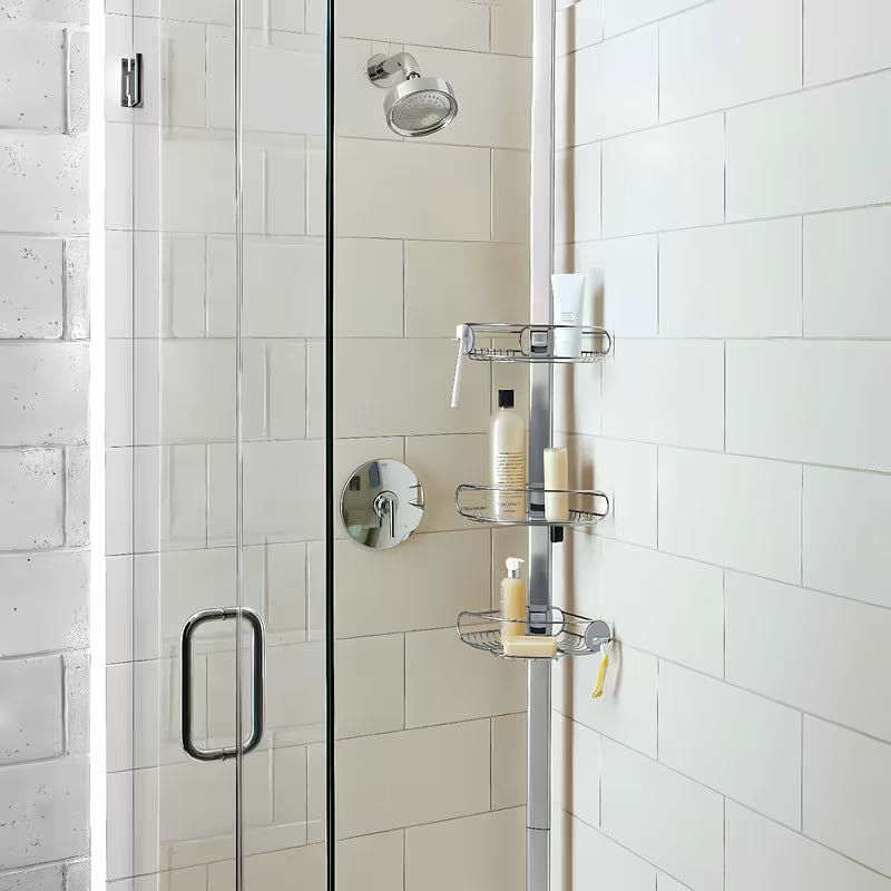 Regulowana drążek prysznicowy Simplehuman Shower caddy z drucianymi półkami narożny ze stali nierdzewnej.