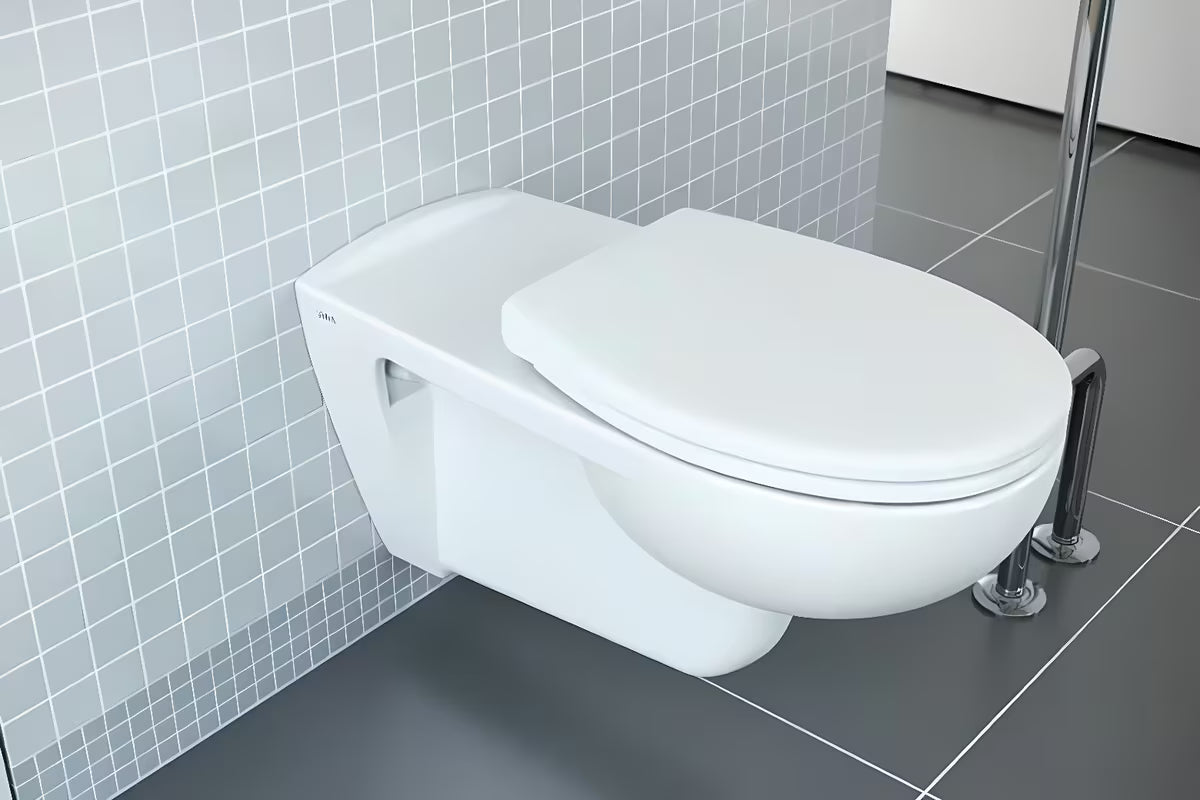 Vitra Conforma miska WC wisząca w kolorze białym, w wersji wydłużonej pro dla osób z ograniczoną sprawnością ruchową
