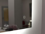Prostokątne LUSTRO led Amirro 60x80 cm z sensorem z neutralnym białym oświetleniem 4000K.
