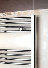 Kombinowany grzejnik łazienkowy grzejnik łazienkowy Anima Marcus 450x1760 mm w wykończeniu chrom z wygiętym profilem.