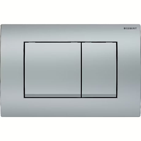 Przycisk spłukujący Geberit Delta30 w matowym chromie pro do spłukiwania dwudzielnego z uruchamianiem od przodu.