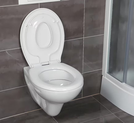 Biała dziecięca DESKA sedesowa Glacera Babynew ze zintegrowaną wkładką i wolnym opadaniem soft Close.
