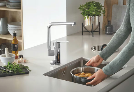Stalowy zlewozmywak  Grohe K700U z satynowym wykończeniem i odpływem 3,5"