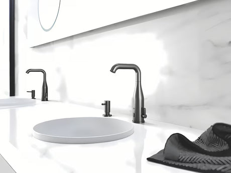 Grohe dozownik do mydła w wykończeniu brushed hard graphite z zapasowym pojemnikiem 500 ml.
