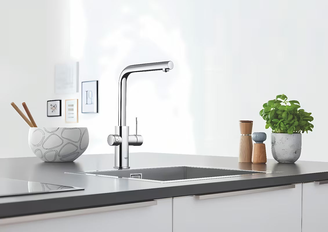 Chromowana kuchenna bateria zlewozmywakowa Grohe Blue Home Duo z filtrem, z chłodzeniem i wyciąganą wylewką z perlatorem