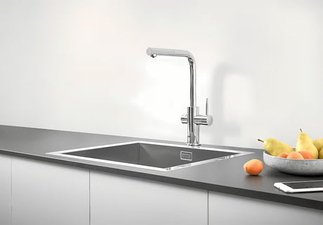 Chromowana bateria zlewozmywakowa Grohe Blue Professional z wyciąganą wylewką z funkcją wody filtrowanej, schłodzonej i gazowanej