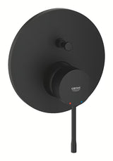 Podtynkowa prysznicowa i bateria wannowa Grohe Essence w wykończeniu phantom black z dźwignią.