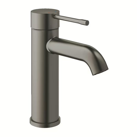 Bateria umywalkowa jednouchwytowa Grohe Essence New w wykończeniu brushed hard graphite z wysoką wylewką bez odpływu.