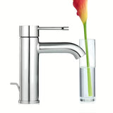 Chromowana jednouchwytowa bateria umywalkowa Grohe Essence New z zestawem odpływowym i technologiami oszczędzającymi wodę.