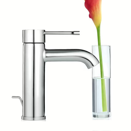 Chromowana jednouchwytowa bateria umywalkowa Grohe Essence New z zestawem odpływowym i technologiami oszczędzającymi wodę.