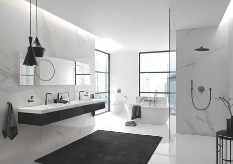 Podtynkowa bateria prysznicowa Grohe Essence New w wykończeniu brushed hard graphite z 2-drożnym przełącznikiem.