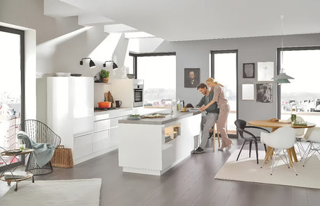 Bateria kuchenna zlewozmywakowa Grohe Essence New z wysoką obrotową wylewką w wykończeniu supersteel.