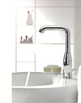 Grohe Essence New wysoka bateria umywalkowa w chromie z obrotowym ramieniem z korkiem spustowym